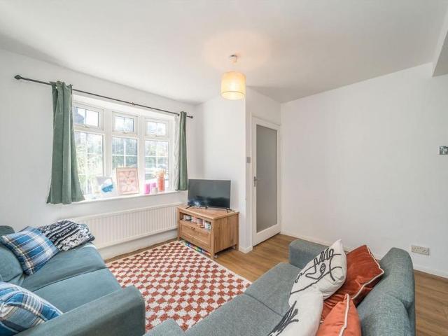 2 bedroom house to rent