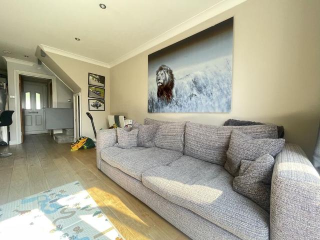 2 bedroom house to rent