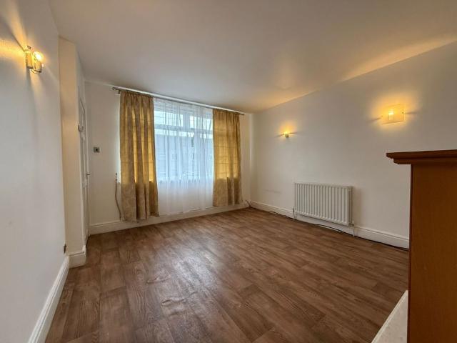 2 bedroom house to rent