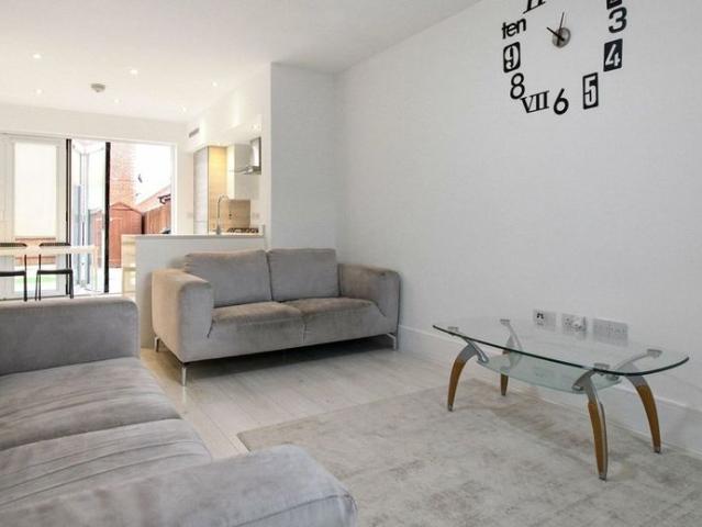 2 bedroom house to rent