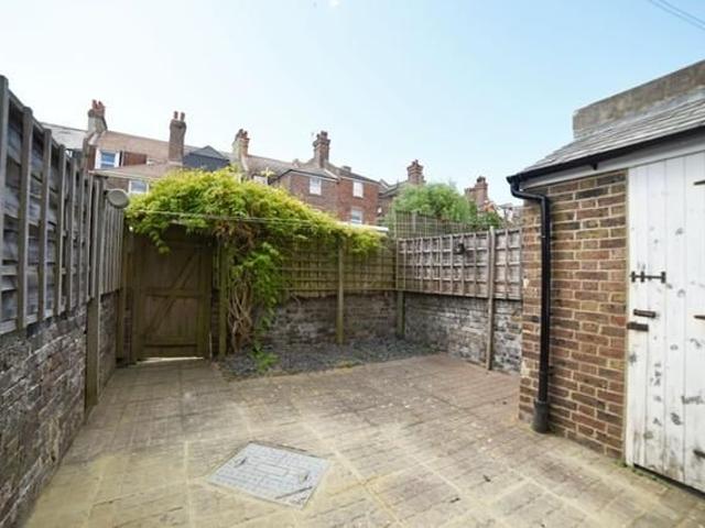 2 bedroom house to rent