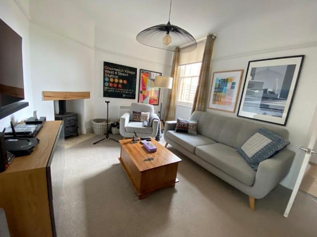2 bedroom house to rent