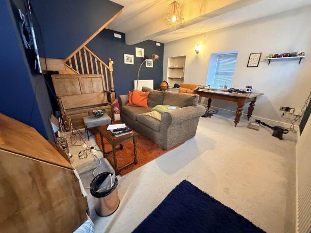 2 bedroom house to rent