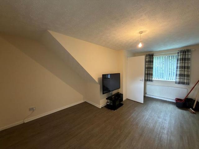 2 bedroom house to rent