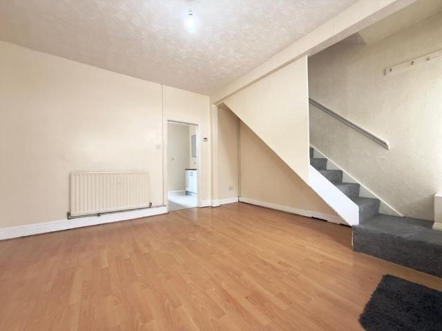 2 bedroom house to rent
