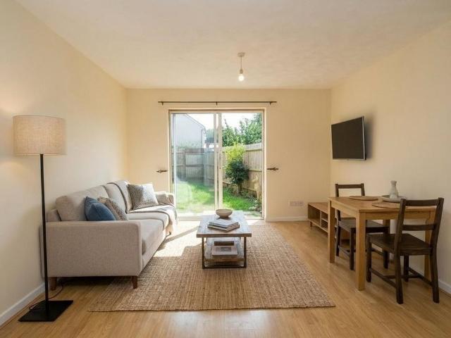 2 bedroom house to rent