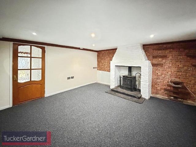 2 bedroom house to rent