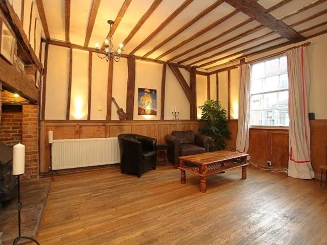 2 bedroom house to rent