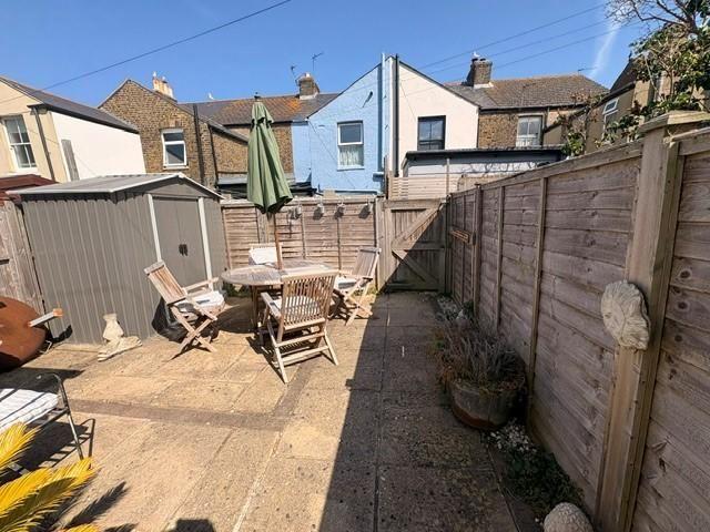 2 bedroom house to rent