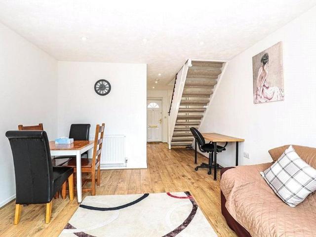 2 bedroom house to rent