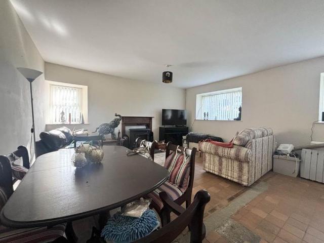 2 bedroom house to rent