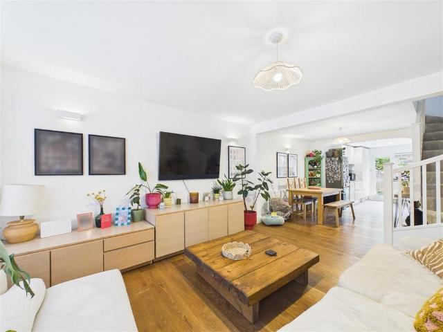 2 bedroom house to rent