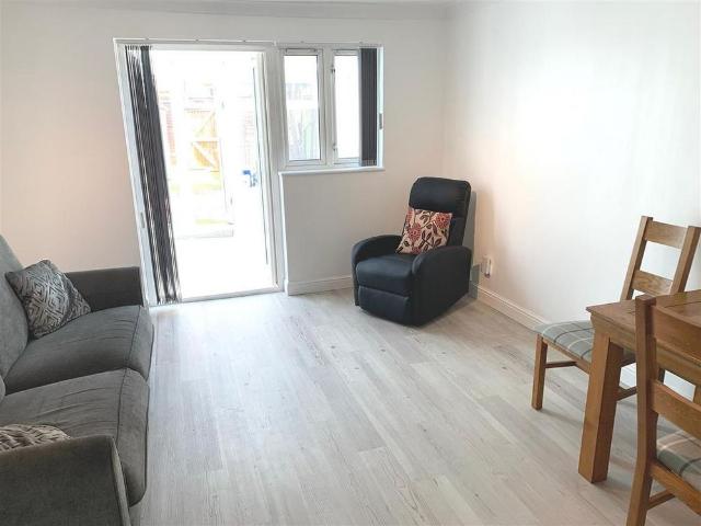 2 bedroom house to rent
