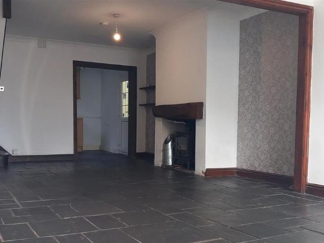 2 bedroom house to rent