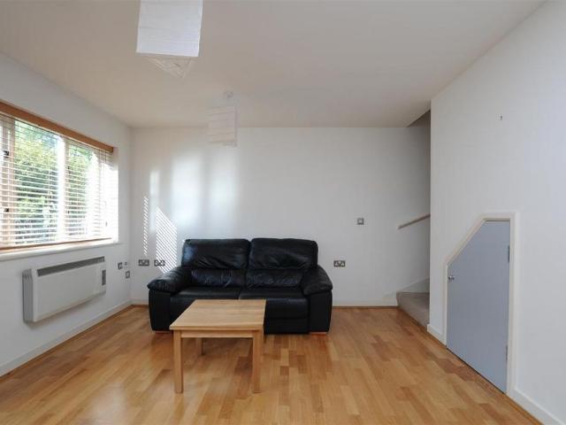 2 bedroom house to rent