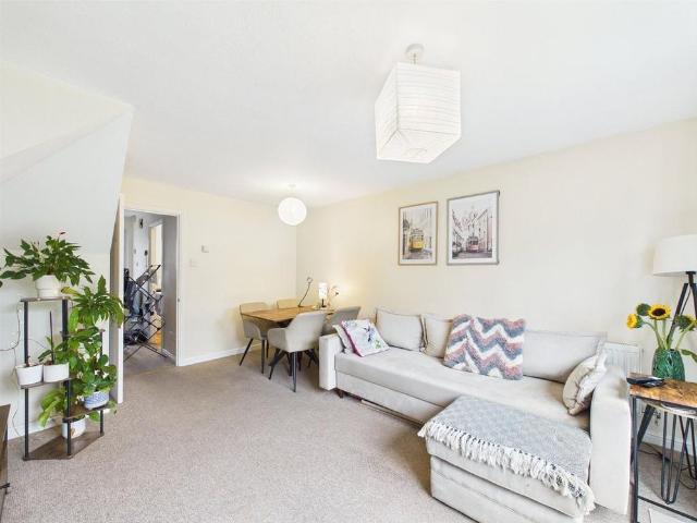 2 bedroom house to rent