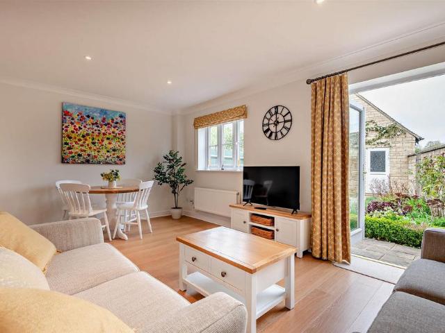 2 bedroom house to rent