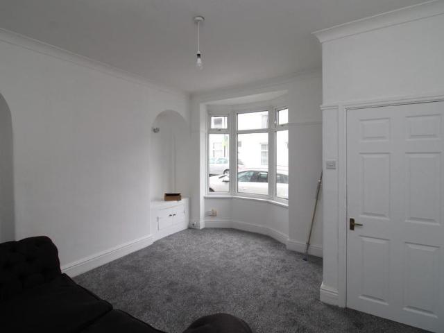 2 bedroom house to rent