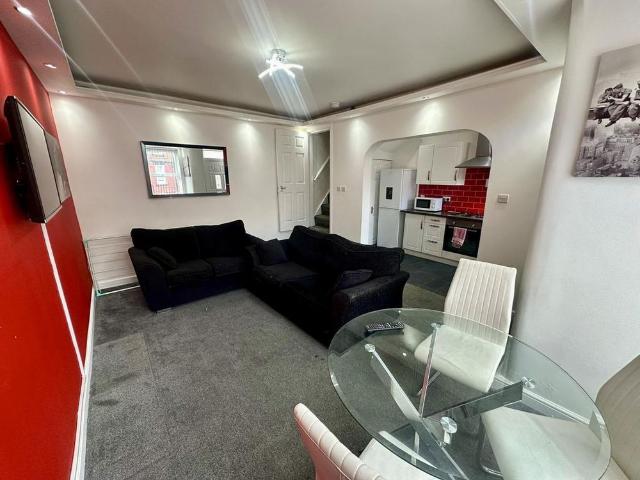 2 bedroom house to rent