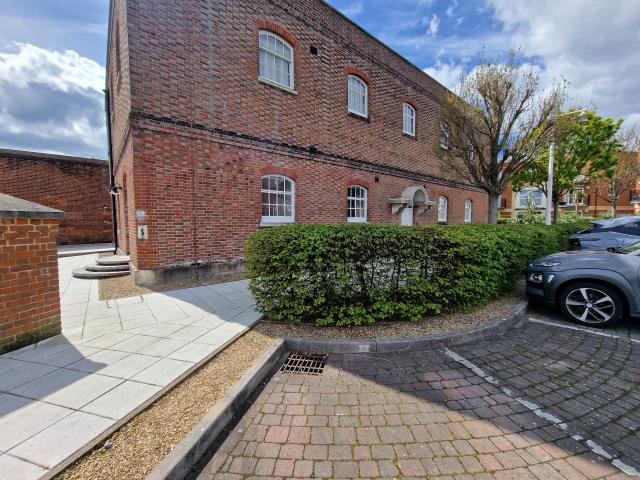 2 bedroom house to rent