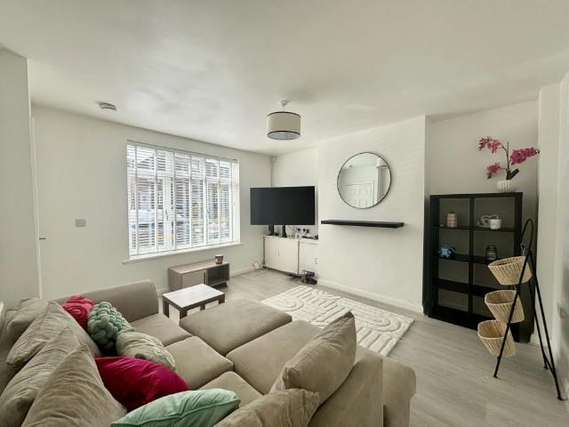 2 bedroom house to rent
