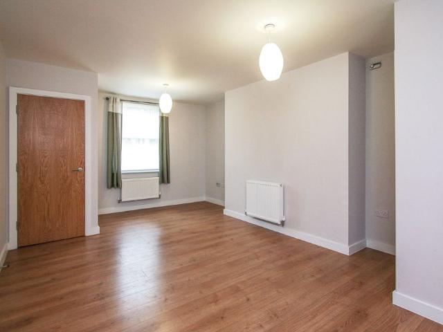 2 bedroom house to rent