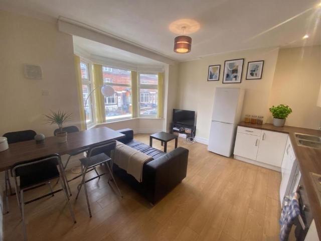 2 bedroom house to rent
