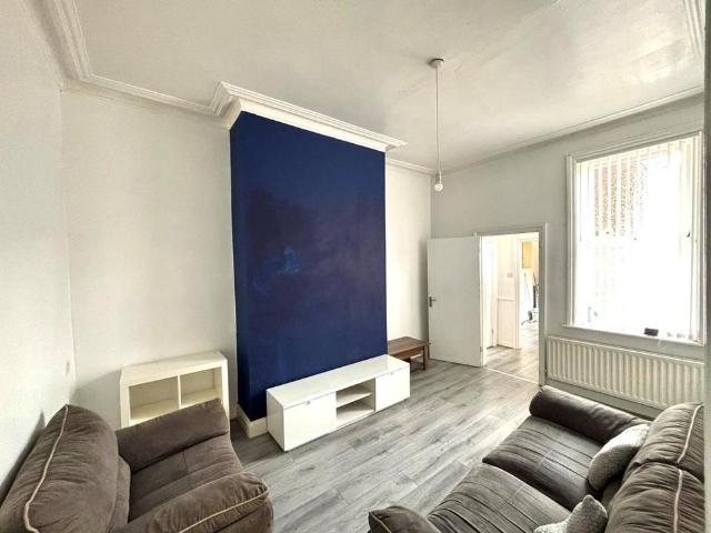 2 bedroom house to rent