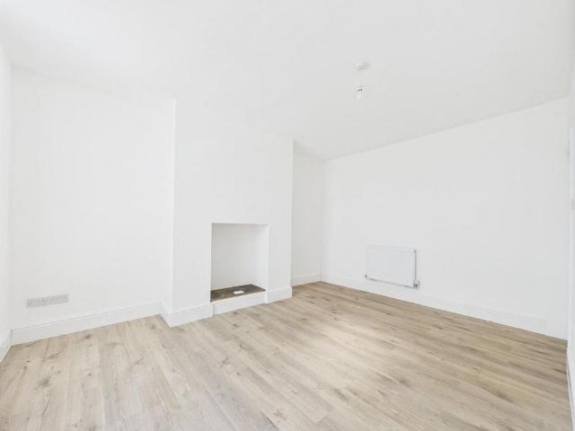 2 bedroom house to rent
