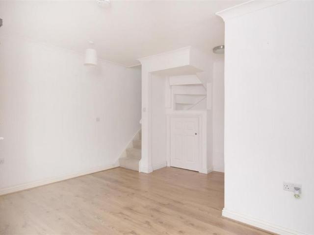 2 bedroom house to rent