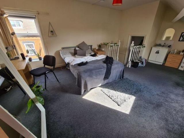 2 bedroom house to rent