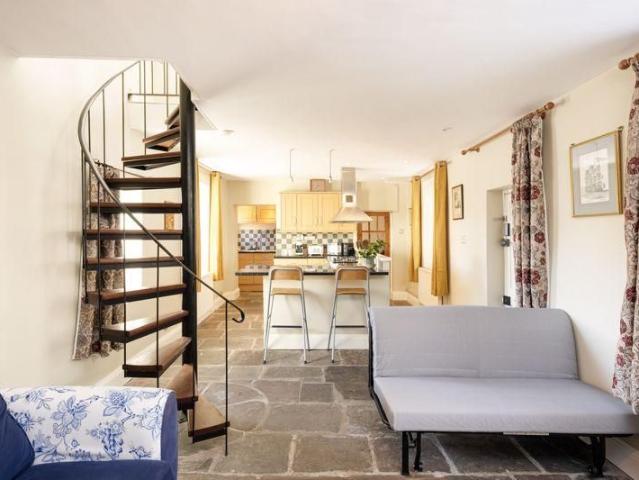 2 bedroom house to rent