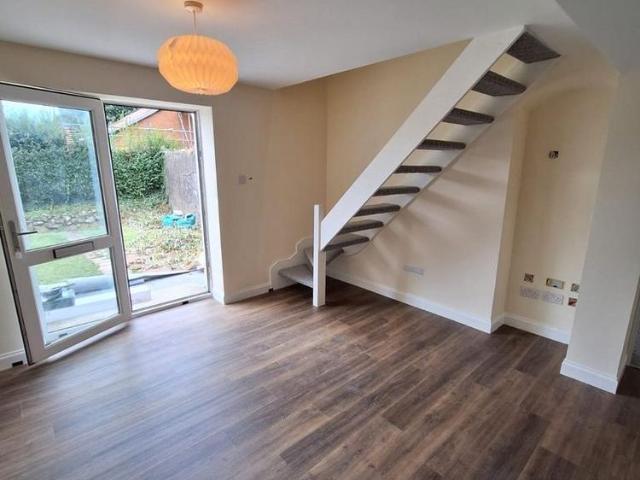 2 bedroom house to rent