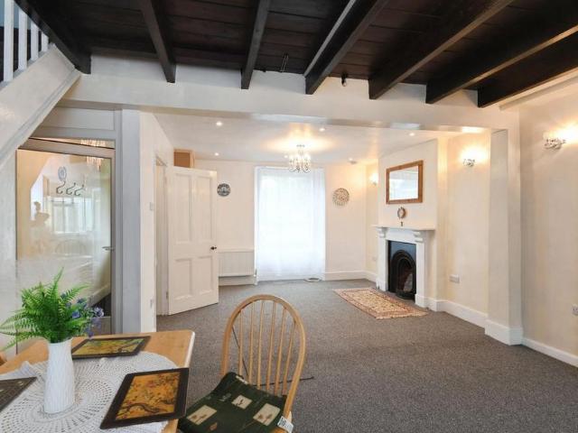 2 bedroom house to rent