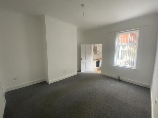 2 bedroom ground floor flat to rent
