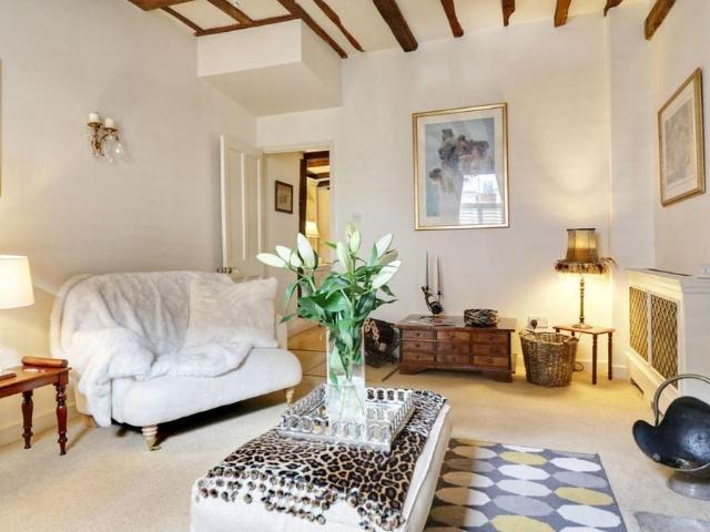 2 bedroom house to rent