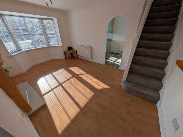 2 bedroom house to rent