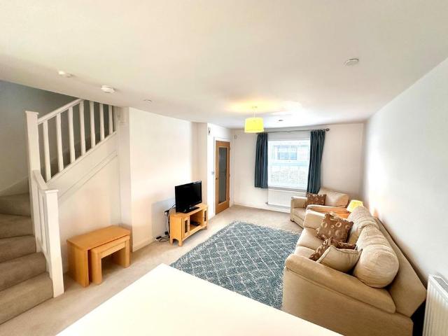 2 bedroom house to rent