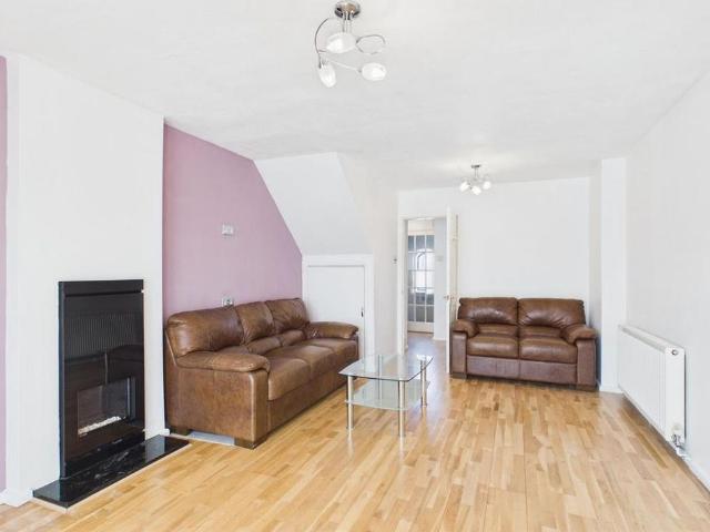 2 bedroom house to rent