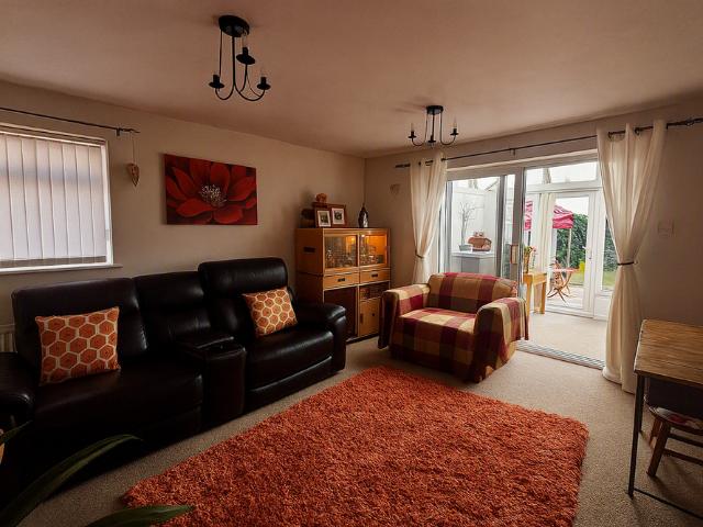 2 bedroom house to rent