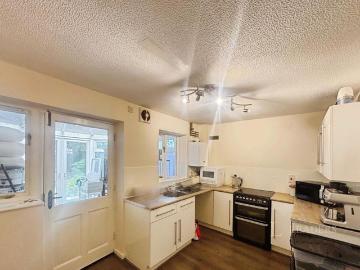 2 bedroom house to rent