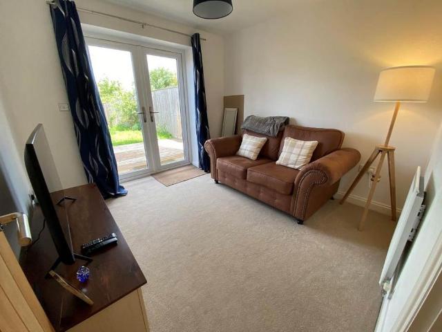 2 bedroom house to rent
