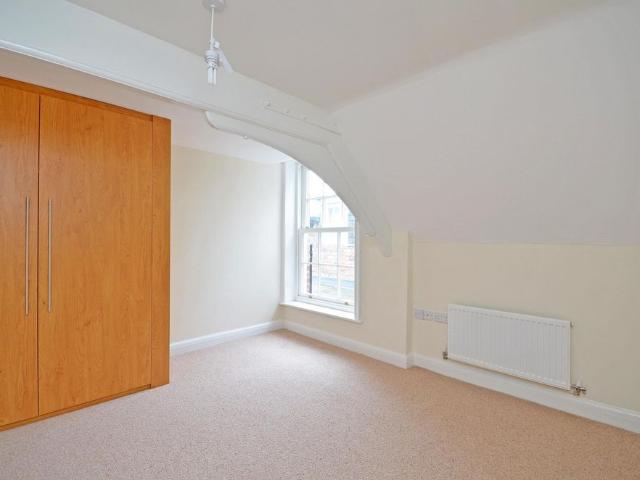 2 bedroom house to rent