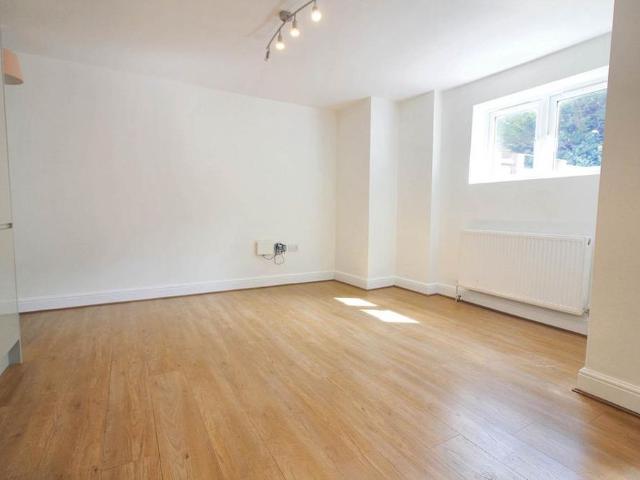 2 bedroom house to rent