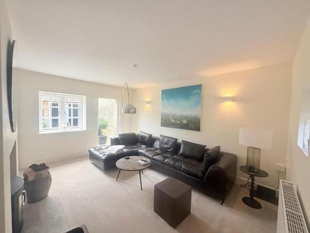 2 bedroom house to rent