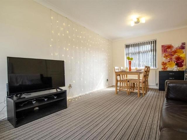2 bedroom house to rent