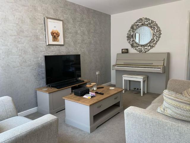 2 bedroom house to rent