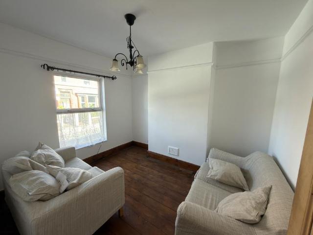 2 bedroom house to rent