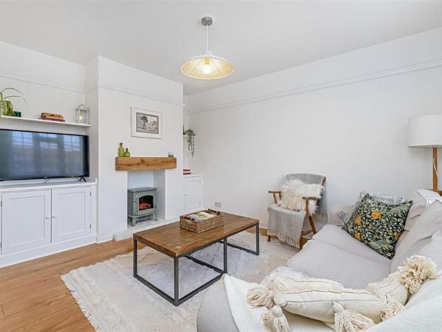 2 bedroom house to rent