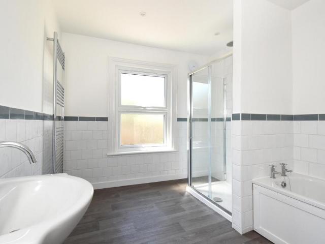 2 bedroom house to rent